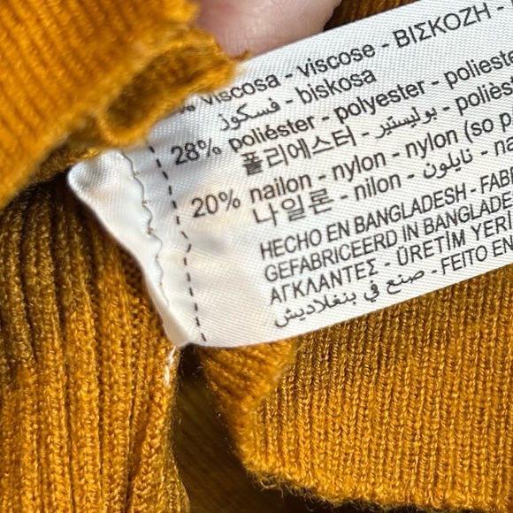 Zara Ribbed Cardigan Sweater - Picture 8 of 9